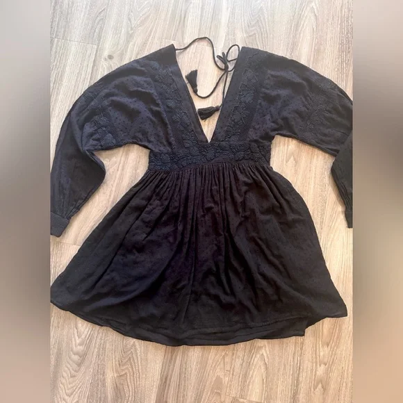 Free People-Small black embroidered cotton mini dress - Picture 2 of 8